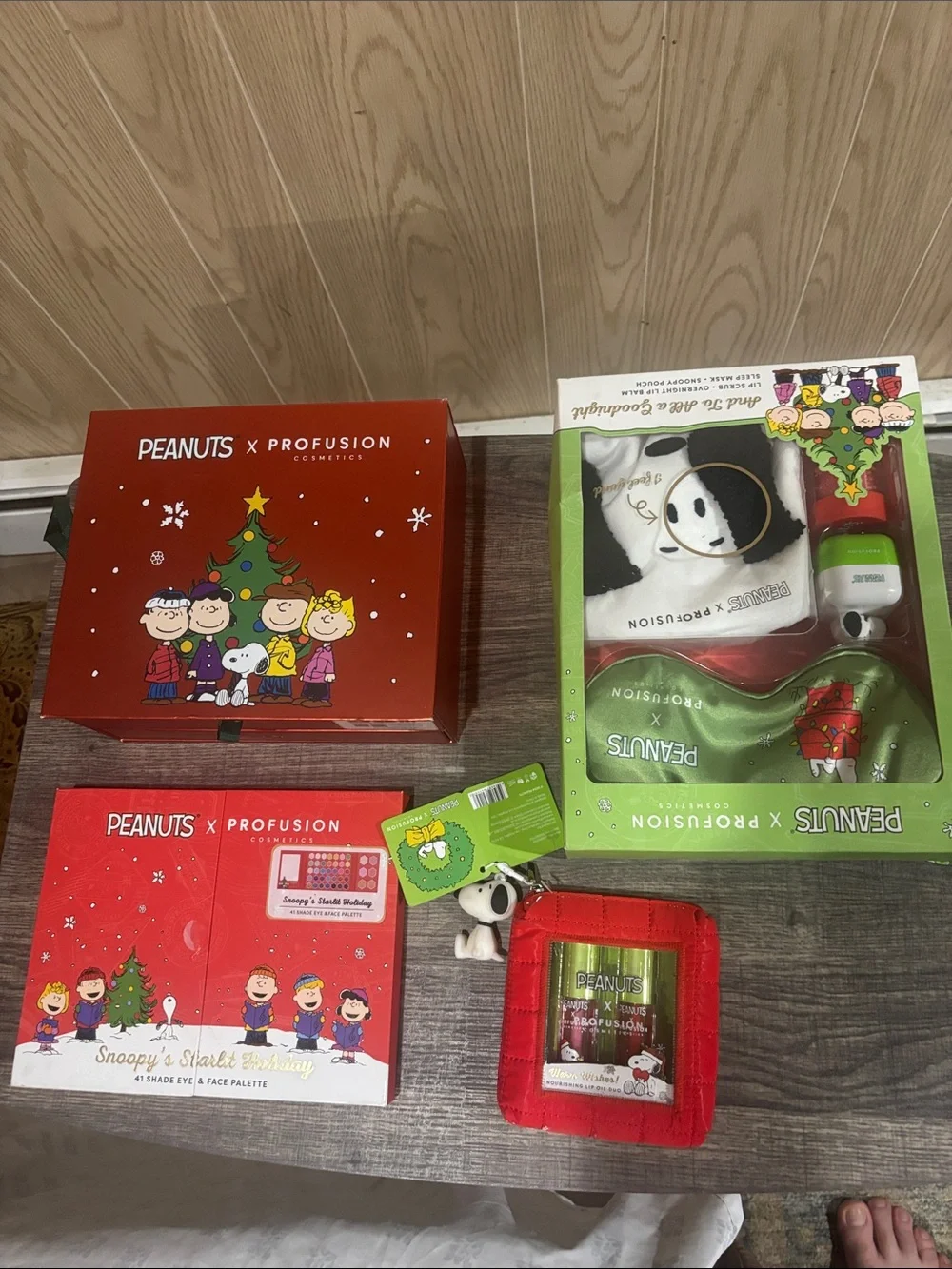 Peanuts x Profusion Red and Green Holiday Makeup Gift Set